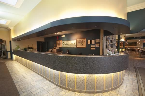 Flamingo Inn (Whitecourt)